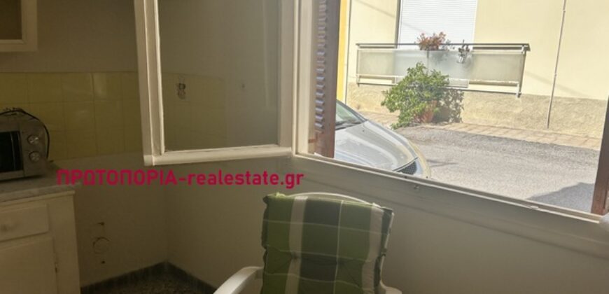 Λαμια-Κεντρο Ενοικιαζεται 55τμ Ισογειο.