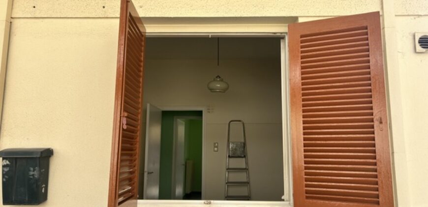 Λαμια-Κεντρο Ενοικιαζεται 55τμ Ισογειο.