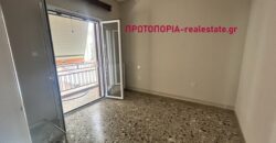 Λαμια-Κεντρο Ενοικιαζεται διαμερισμα 64τμ,2ου οροφου,πεντε λεπτα απο τισ πλατειες και αμεσα προσβασιμο σε συγκοινωνιες.
