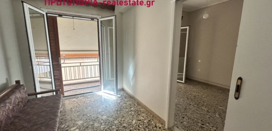 Λαμια-Κεντρο Ενοικιαζεται διαμερισμα 64τμ,2ου οροφου,πεντε λεπτα απο τισ πλατειες και αμεσα προσβασιμο σε συγκοινωνιες.