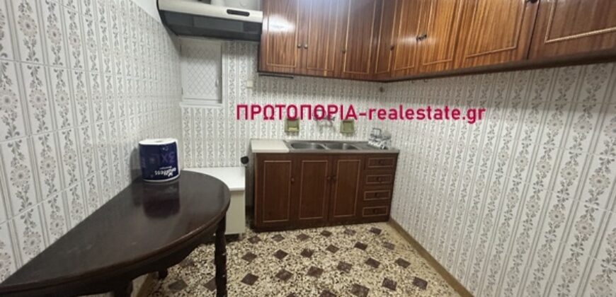 Λαμια-Κεντρο Ενοικιαζεται διαμερισμα 64τμ,2ου οροφου,πεντε λεπτα απο τισ πλατειες και αμεσα προσβασιμο σε συγκοινωνιες.