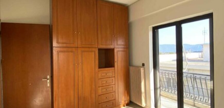 Λαμια-Ενοικιαζεται στη Καλυβιων διαμερισμα 90τμ 2ου οροφου.