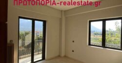 Λαμια-Ενοικιαζεται στη Καλυβιων διαμερισμα 90τμ 2ου οροφου.