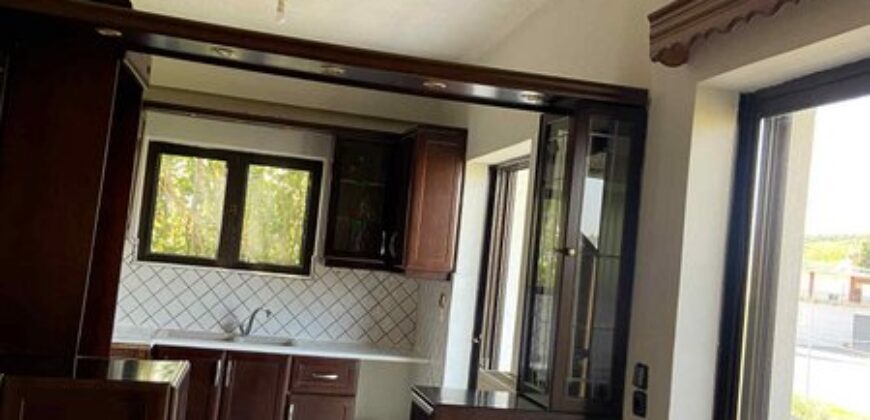 Λαμια-Ενοικιαζεται στη Καλυβιων διαμερισμα 90τμ 2ου οροφου.