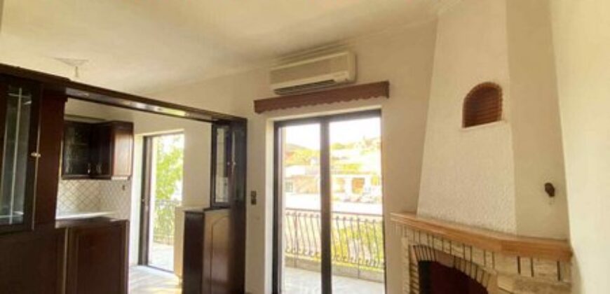 Λαμια-Ενοικιαζεται στη Καλυβιων διαμερισμα 90τμ 2ου οροφου.