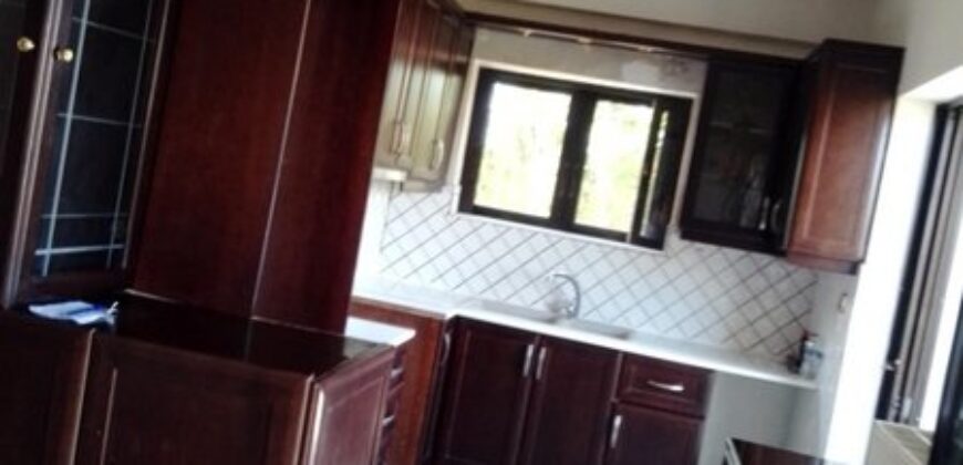 Λαμια-Ενοικιαζεται στη Καλυβιων διαμερισμα 90τμ 2ου οροφου.