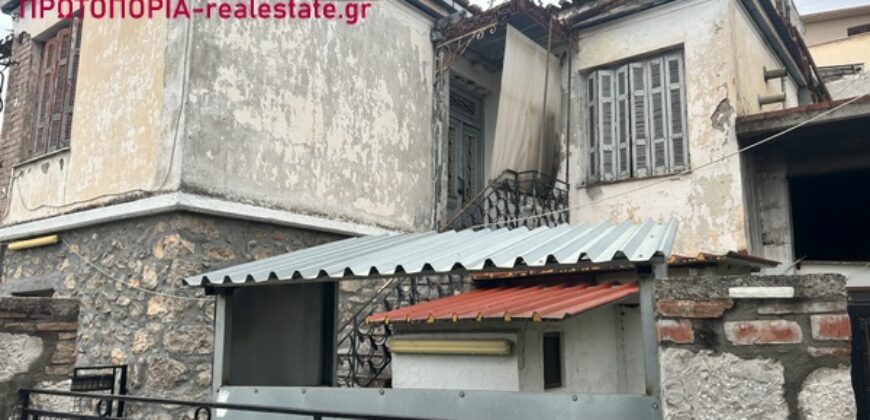 Ν.Μαγνησια με Αποκλειστικοτητα,Πωλειται εντος Γωνιακου οικοπεδου 264τμ οικημα.