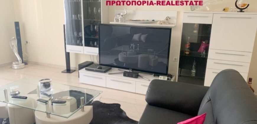 Λαμια-Κεντρο Ενοικιαζεται Τριαρι Πληρως Ανακαινισμενο,και Επιπλωμενο Μοντερνας Αισθητικης.