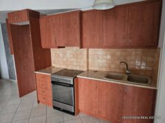 Λαμια-Κεντρο Με Αποκλειστικοτητα,Ενοικιαζεται 3αρι 60 τ.2006 με παρκινκ Μερικως Επιπλωμενο.