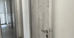 προς ενοικίαση εξαιρετικής κατασκευής νεόδμητο διαμέρισμα, έτους κατασκευής 2026, συνολικής επιφάνειας 70 τ.μ., στον 1ο όροφο, σε προνομιακή παραθαλάσσια τοποθεσία του Δήμου Στυλίδας.