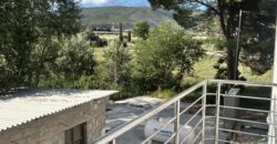 προς ενοικίαση εξαιρετικής κατασκευής νεόδμητο διαμέρισμα, έτους κατασκευής 2026, συνολικής επιφάνειας 70 τ.μ., στον 1ο όροφο, σε προνομιακή παραθαλάσσια τοποθεσία του Δήμου Στυλίδας.