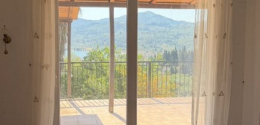 ΠΩΛΕΙΤΑΙ ΕΞΑΙΡΕΤΙΚΗ ΜΟΝΟΚΑΤΟΙΚΙΑ 280 τ.μ. ΜΕ ΠΑΝΟΡΑΜΙΚΗ ΘΕΑ ΣΤΟΝ ΕΥΒΟΪΚΟ ΚΟΛΠΟ ΣΤΟΝ ΑΓΙΟ ΚΩΝΣΤΑΝΤΙΝΟ ΦΘΙΩΤΙΔΑΣ