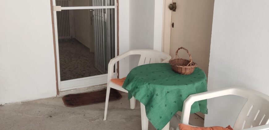 Λαμια-Κεντρο ΕΝΟΙΚΙΑΖΕΤΑΙ δυαρι 54τμ ισογειου οροφου στο κεντρο.