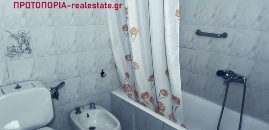 Λαμία – Κέντρο ενοικιάζεται διαμέρισμα 2ου ορόφου, επιφάνειας 81 τ.μ., σε ιδιαίτερα προνομιακή και κεντρική τοποθεσία της πόλης