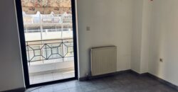 Λαμία – Κέντρο ενοικιάζεται διαμέρισμα 2ου ορόφου, επιφάνειας 81 τ.μ., σε ιδιαίτερα προνομιακή και κεντρική τοποθεσία της πόλης